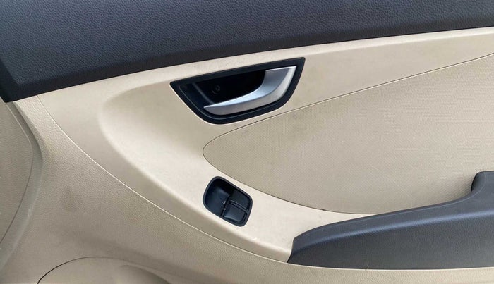 2016 Hyundai Eon SPORTZ, Petrol, Manual, 58,511 km, Driver Side Door Panels Control