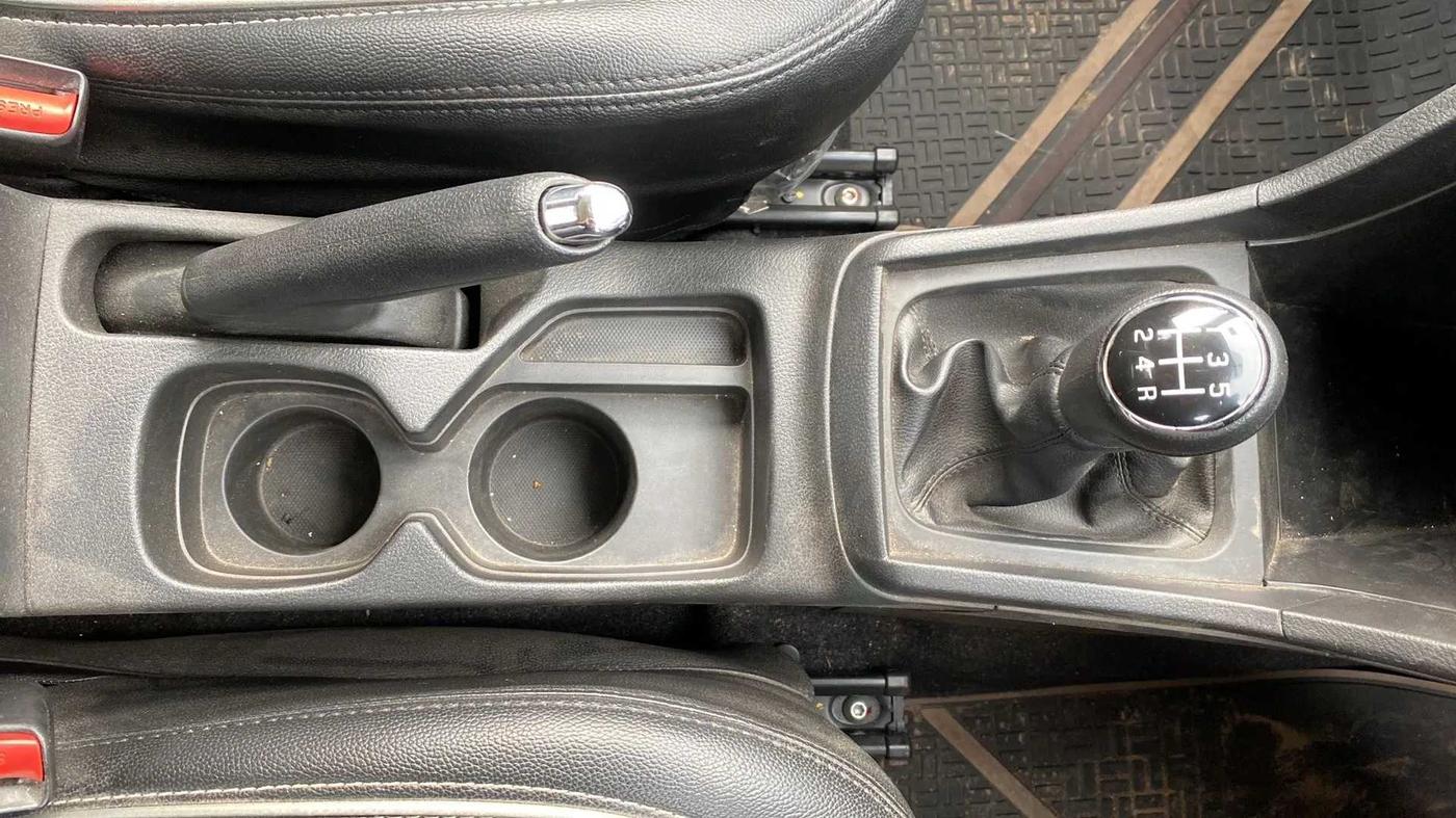 2020 Maruti Vitara Brezza VXI, Petrol, Manual, 32,994 km, Gear Lever