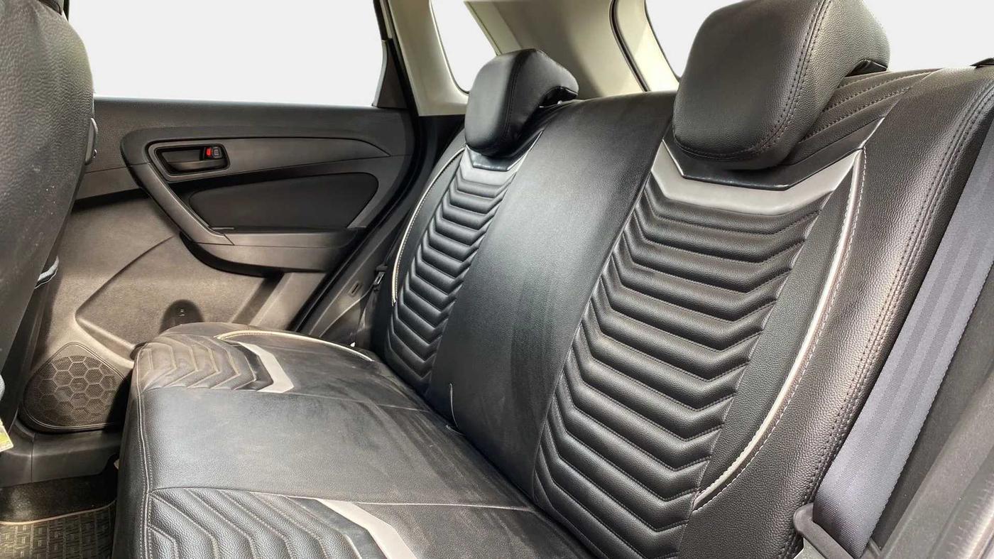 2020 Maruti Vitara Brezza VXI, Petrol, Manual, 32,994 km, Right Side Rear Door Cabin