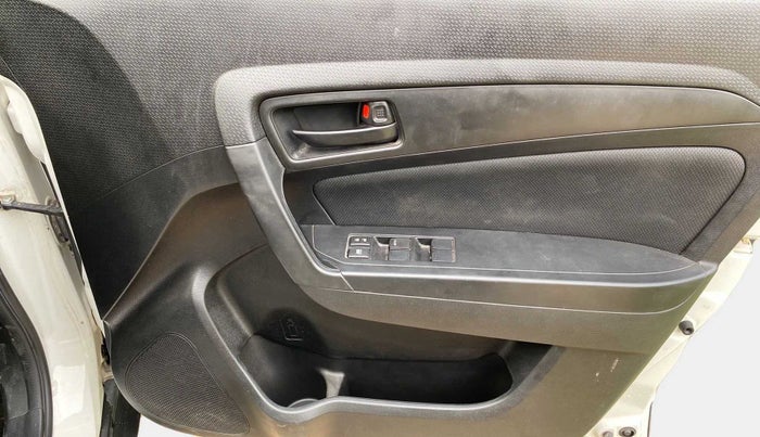 2020 Maruti Vitara Brezza VXI, Petrol, Manual, 32,994 km, Driver Side Door Panels Control
