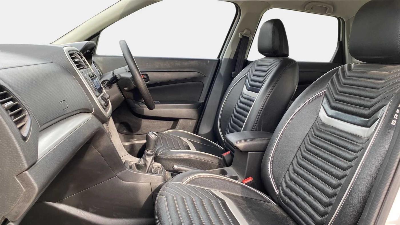 2020 Maruti Vitara Brezza VXI, Petrol, Manual, 32,994 km, Right Side Front Door Cabin