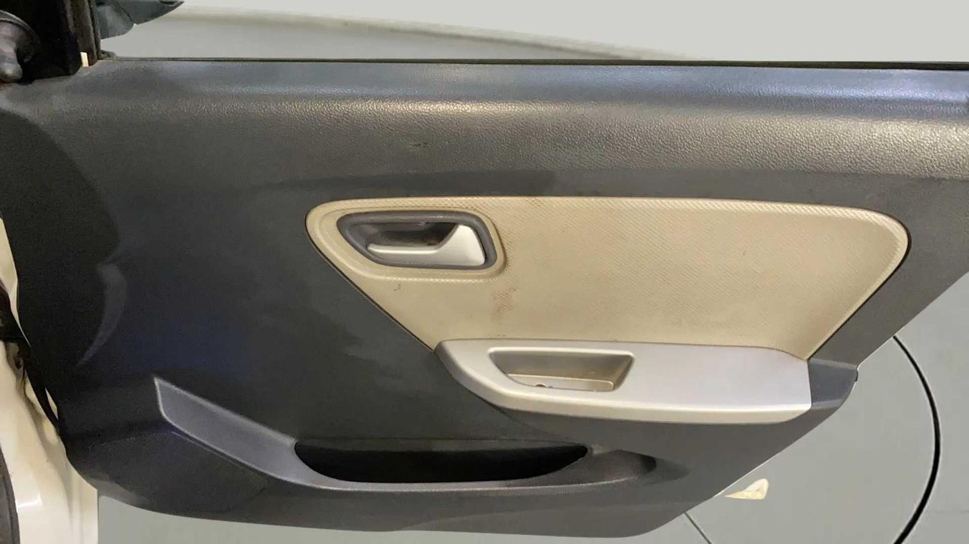 2015 Maruti Alto K10 VXI, Petrol, Manual, 66,646 km, Driver Side Door Panels Control
