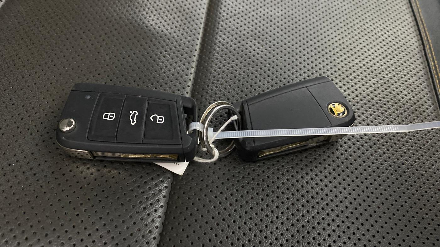 2022 Skoda KUSHAQ STYLE 1.0L TSI AT (6 AIRBAGS), Petrol, Automatic, 24,469 km, Key Close Up