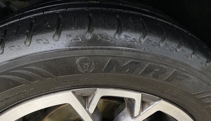 2022 Skoda KUSHAQ STYLE 1.0L TSI AT (6 AIRBAGS), Petrol, Automatic, 24,434 km, Right Front Tyre Tread