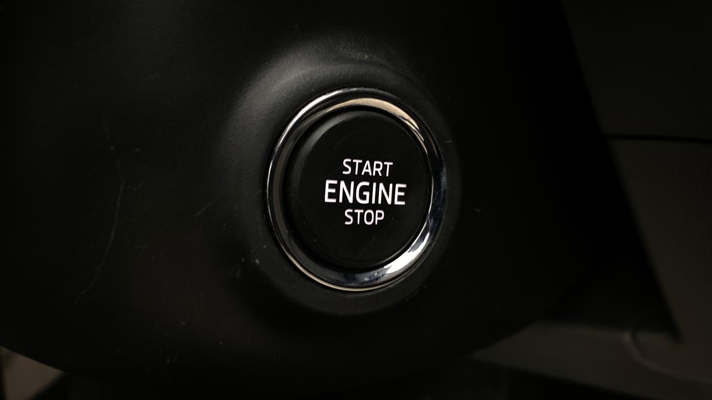 2022 Skoda KUSHAQ STYLE 1.0L TSI AT (6 AIRBAGS), Petrol, Automatic, 24,469 km, Keyless Start/ Stop Button