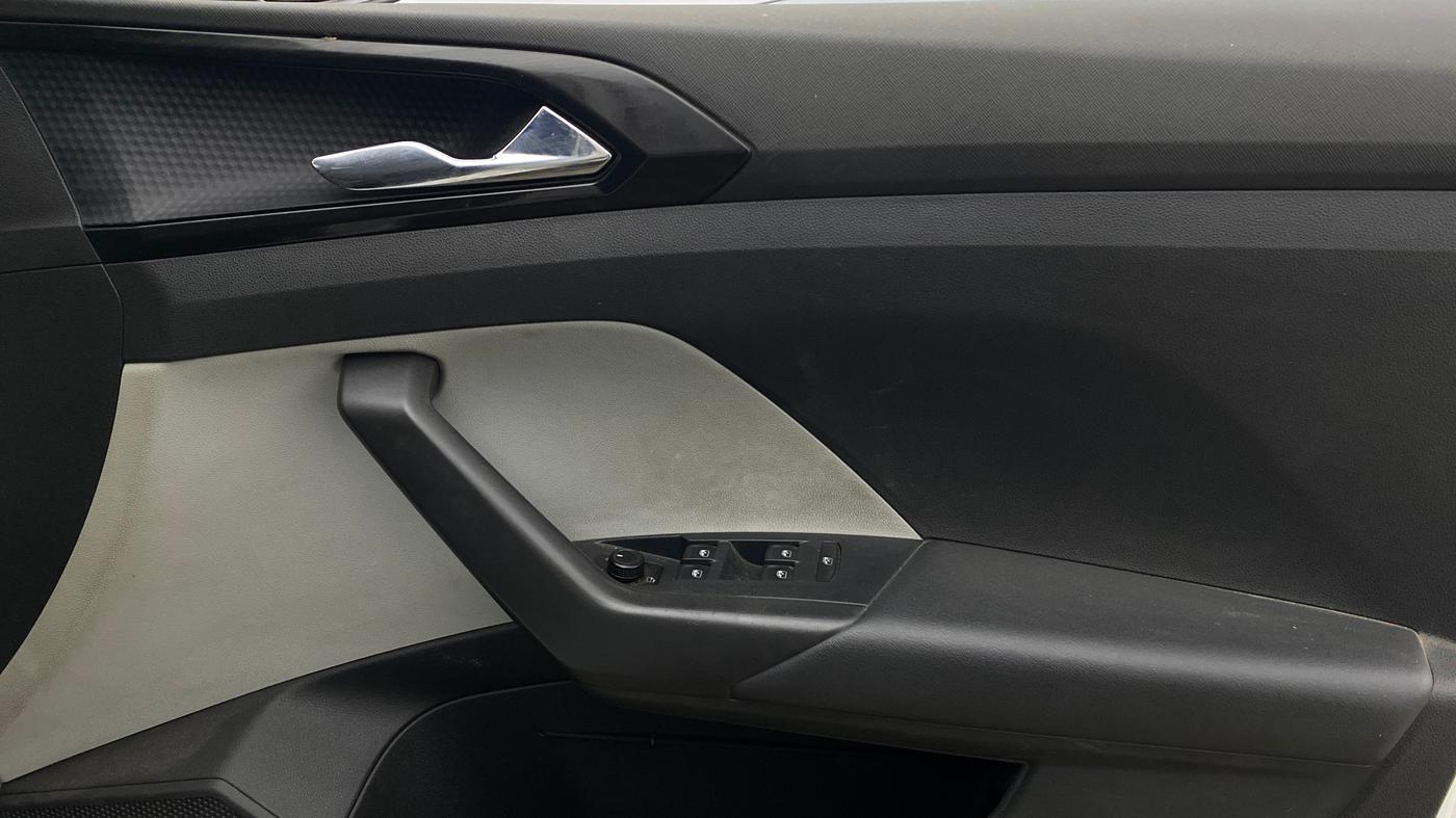 2022 Skoda KUSHAQ STYLE 1.0L TSI AT (6 AIRBAGS), Petrol, Automatic, 24,469 km, Driver Side Door Panels Control