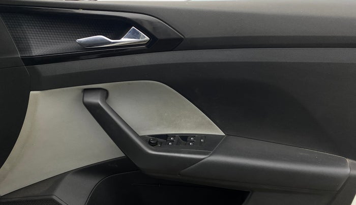 2022 Skoda KUSHAQ STYLE 1.0L TSI AT (6 AIRBAGS), Petrol, Automatic, 24,434 km, Driver Side Door Panels Control