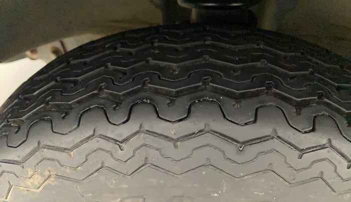 2017 Maruti OMNI E 8 STR, Petrol, Manual, 13,146 km, Left Front Tyre Tread