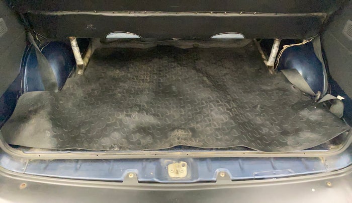 2017 Maruti OMNI E 8 STR, Petrol, Manual, 13,146 km, Boot Inside