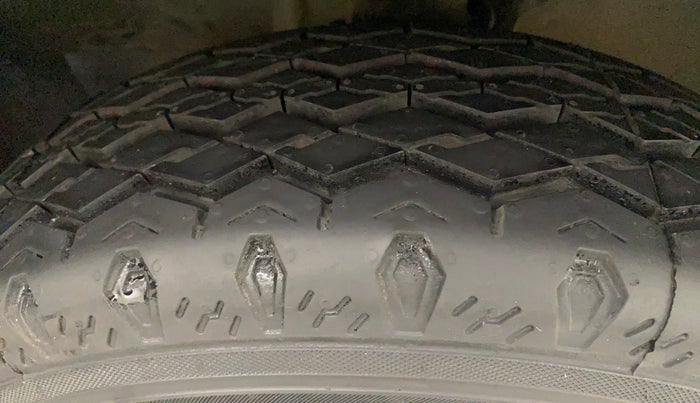 2017 Maruti OMNI E 8 STR, Petrol, Manual, 13,146 km, Right Rear Tyre Tread
