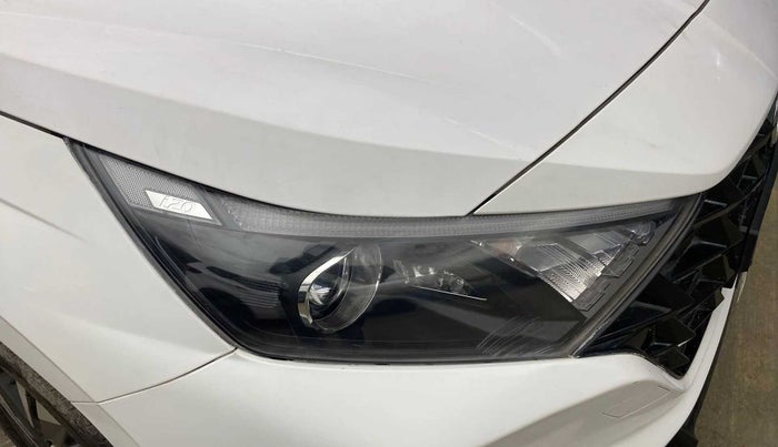 2023 Hyundai NEW I20 ASTA (O) 1.2 AT, Petrol, Automatic, 11,215 km, Right headlight - Minor scratches