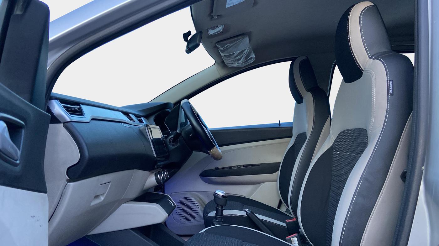 2019 Renault TRIBER RXZ, Petrol, Manual, 67,965 km, Right Side Front Door Cabin