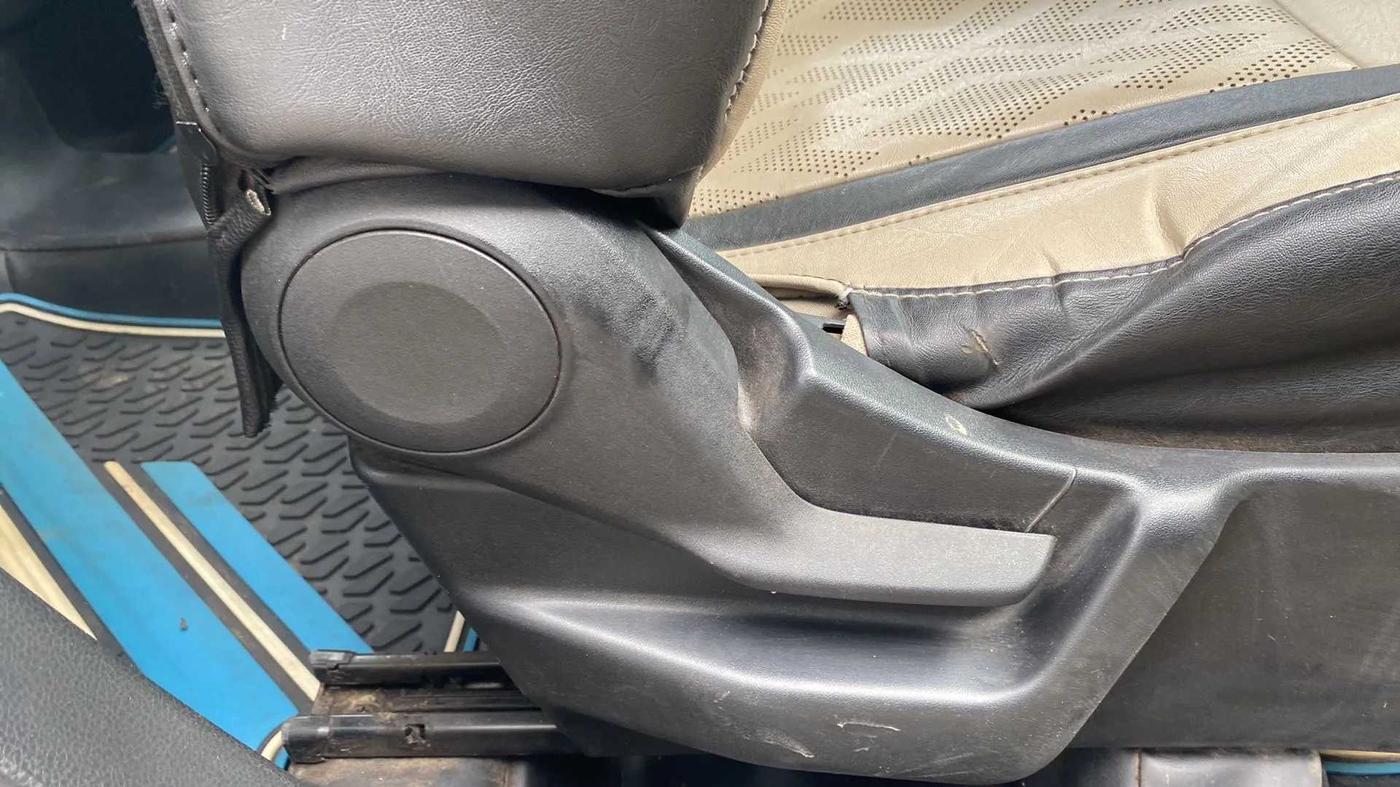 2019 Maruti New Wagon-R LXI CNG 1.0, CNG, Manual, 1,05,410 km, Driver Side Adjustment Panel