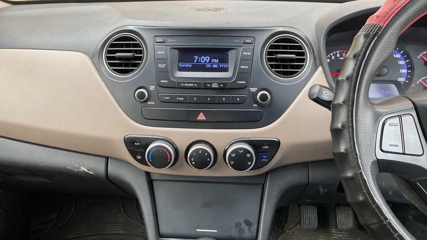 2016 Hyundai Xcent S 1.2, Petrol, Manual, 35,098 km, Air Conditioner