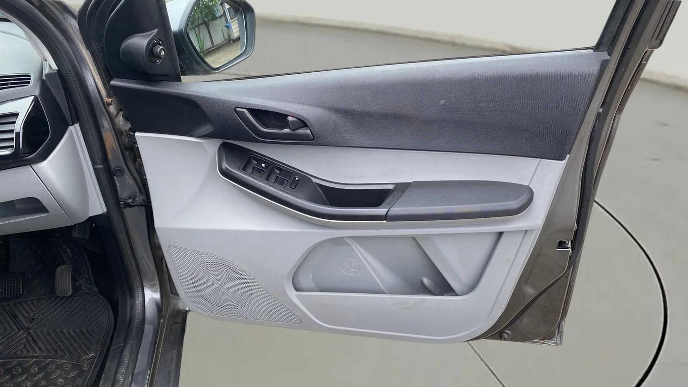 2020 Tata Tiago XZA PETROL, Petrol, Automatic, 12,658 km, Driver Side Door Panels Control
