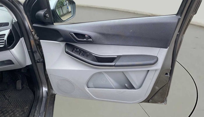 2020 Tata Tiago XZA PETROL, Petrol, Automatic, 12,658 km, Driver Side Door Panels Control