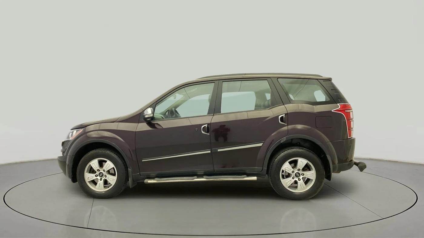 2015 Mahindra XUV500 W8, Diesel, Manual, 86,657 km, Left Side