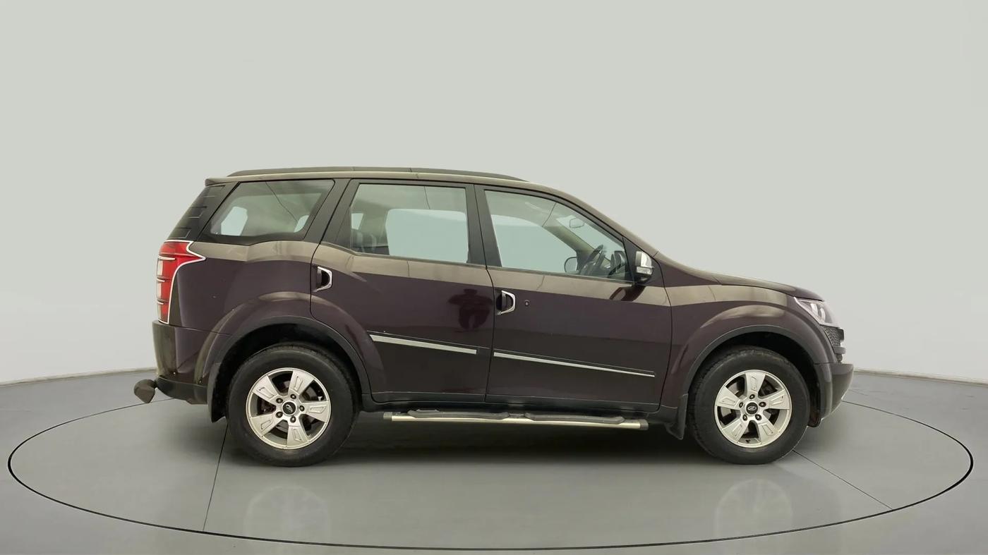 2015 Mahindra XUV500 W8, Diesel, Manual, 86,657 km, Right Side View