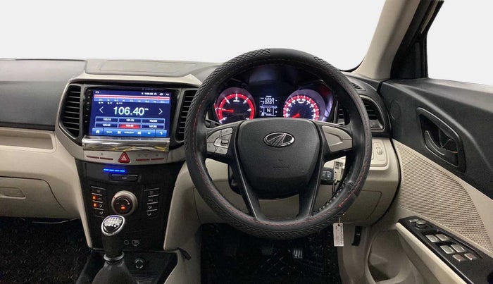 2020 Mahindra XUV300 W6 1.5 DIESEL, Diesel, Manual, 79,589 km, Steering Wheel Close Up