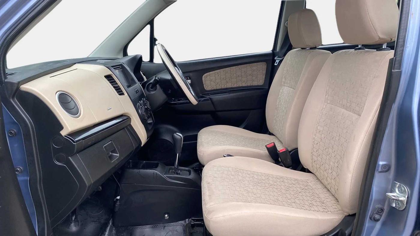 2017 Maruti Wagon R 1.0 VXI (O) AMT, CNG, Automatic, 79,023 km, Right Side Front Door Cabin