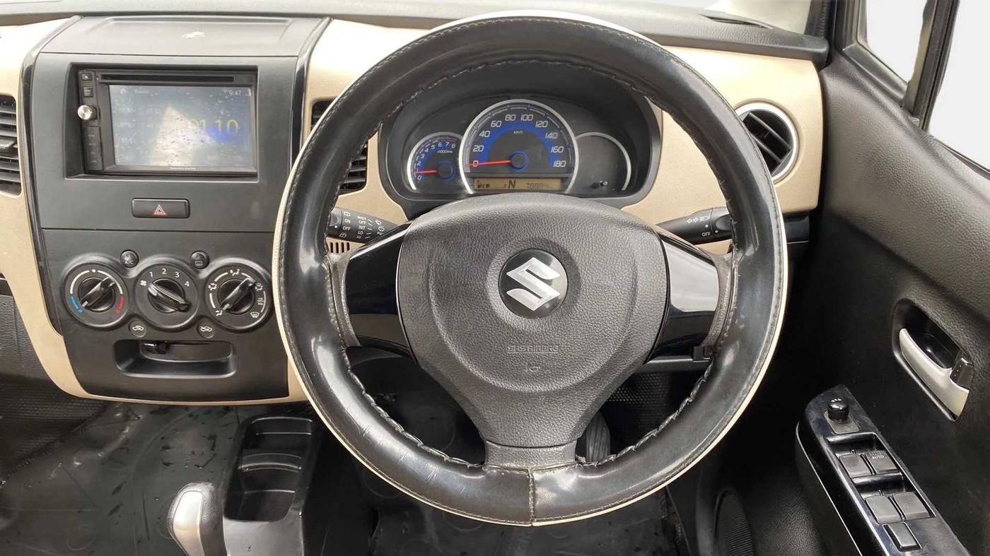 2017 Maruti Wagon R 1.0 VXI (O) AMT, CNG, Automatic, 79,023 km, Steering Wheel Close Up