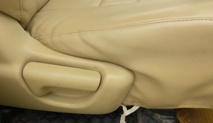 2013 Honda Brio S MT, Petrol, Manual, 37,641 km, Driver Side Adjustment Panel