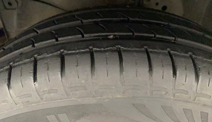 2013 Honda Brio S MT, Petrol, Manual, 37,641 km, Left Front Tyre Tread