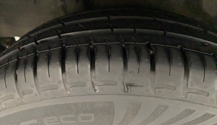 2013 Honda Brio S MT, Petrol, Manual, 37,641 km, Right Rear Tyre Tread