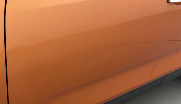 2019 Tata Harrier XZ 2.0L, Diesel, Manual, 26,731 km, Front passenger door - Slightly dented