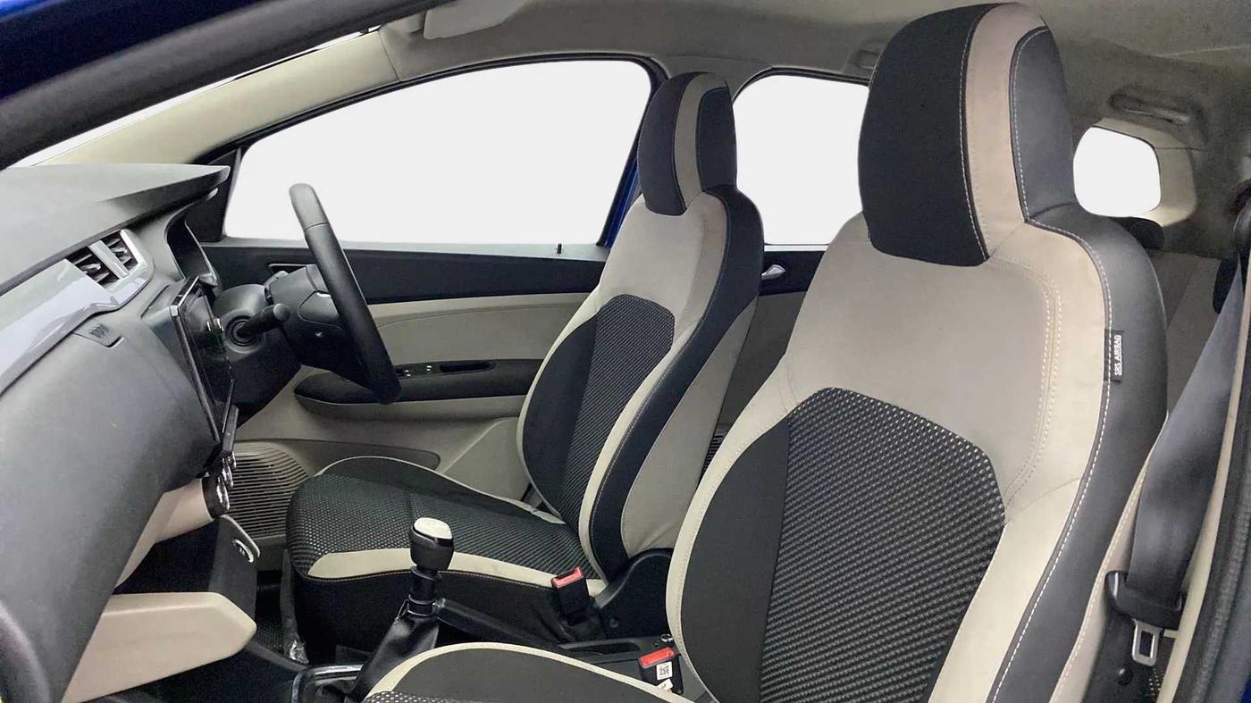 2019 Renault TRIBER RXZ, Petrol, Manual, 55,494 km, Right Side Front Door Cabin
