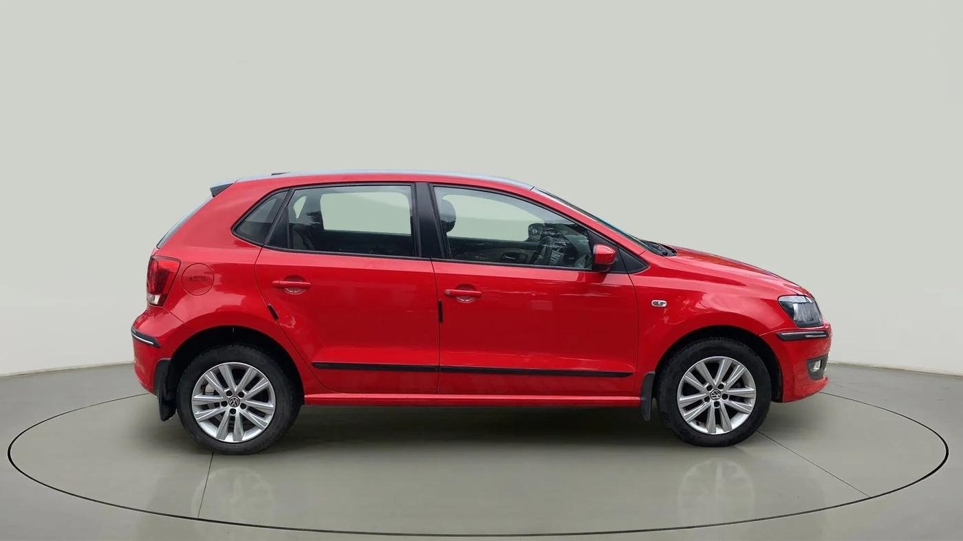 2013 Volkswagen Polo HIGHLINE1.2L, Petrol, Manual, 49,399 km, Right Side