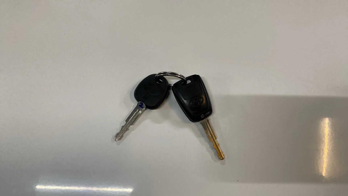 2020 Hyundai NEW SANTRO SPORTZ MT, Petrol, Manual, 27,840 km, Key Close Up
