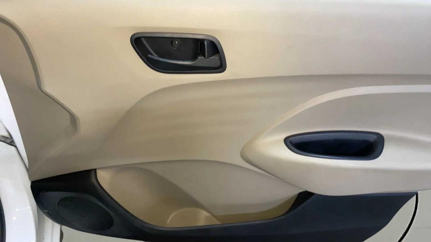 2020 Hyundai NEW SANTRO SPORTZ MT, Petrol, Manual, 27,840 km, Driver Side Door Panels Control
