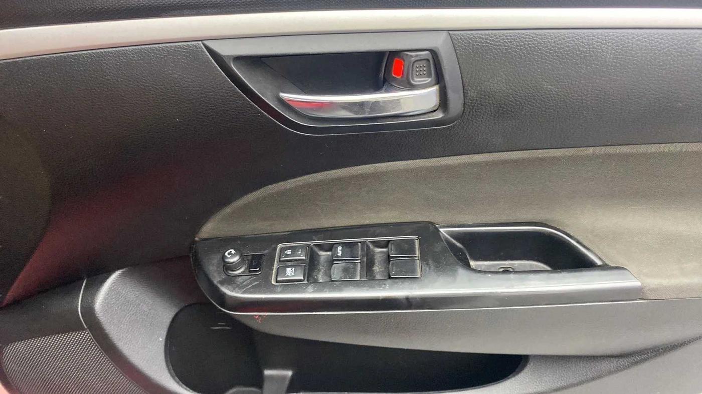 2015 Maruti Swift VXI, Petrol, Manual, 33,371 km, Driver Side Door Panels Control