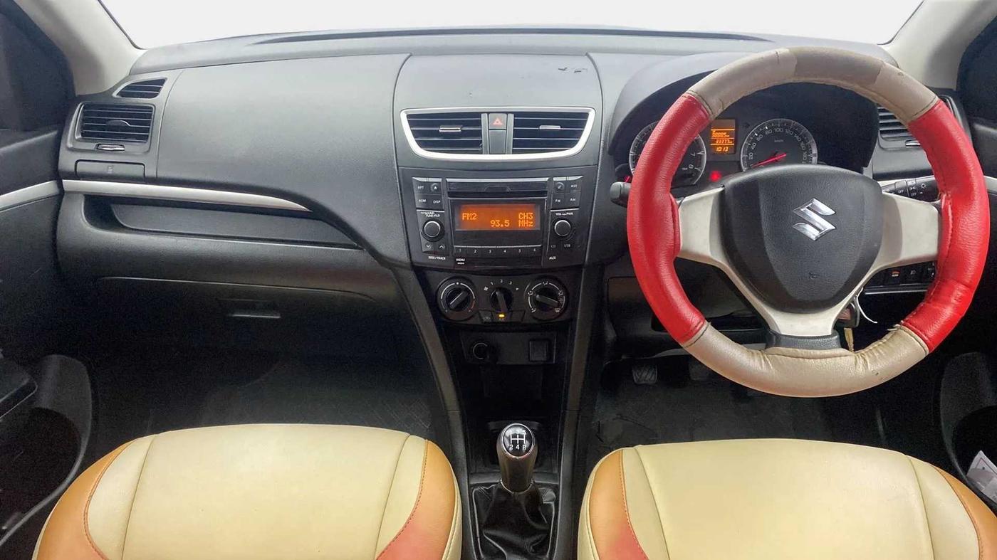 2015 Maruti Swift VXI, Petrol, Manual, 33,371 km, Dashboard