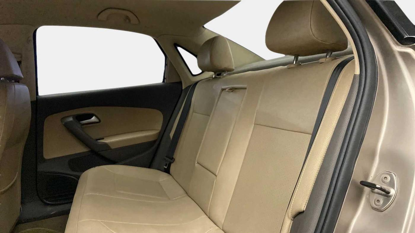2016 Volkswagen Vento HIGHLINE PETROL AT, Petrol, Automatic, 80,307 km, Right Side Rear Door Cabin