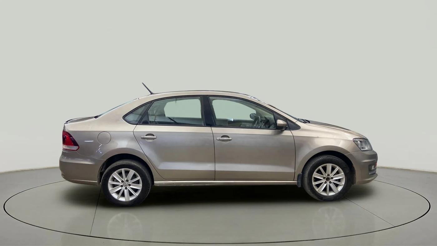 2016 Volkswagen Vento HIGHLINE PETROL AT, Petrol, Automatic, 80,307 km, Right Side View