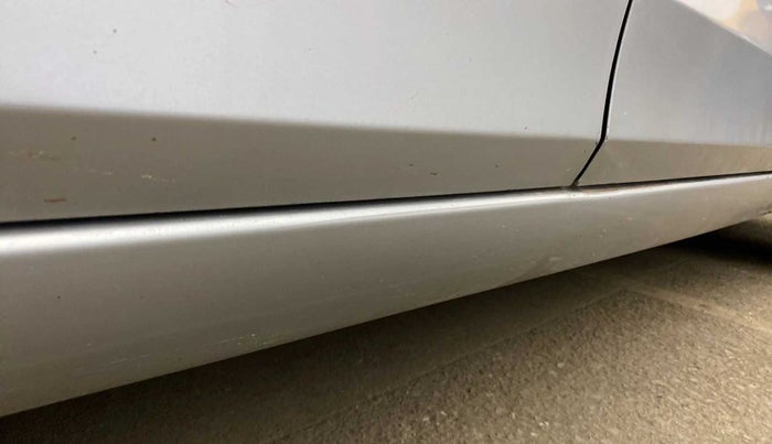 2019 Hyundai Elite i20 MAGNA PLUS 1.2, Petrol, Manual, 73,217 km, Right running board - Slightly dented