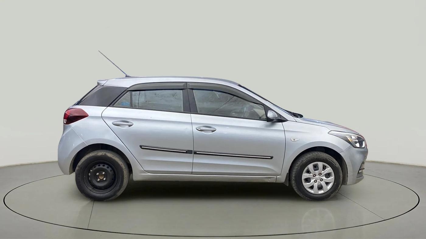 2019 Hyundai Elite i20 MAGNA PLUS 1.2, Petrol, Manual, 73,346 km, Right Side View