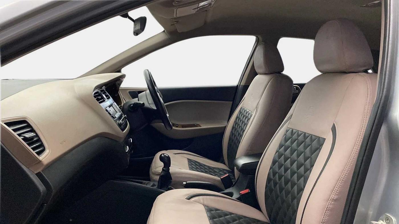 2019 Hyundai Elite i20 MAGNA PLUS 1.2, Petrol, Manual, 73,346 km, Right Side Front Door Cabin