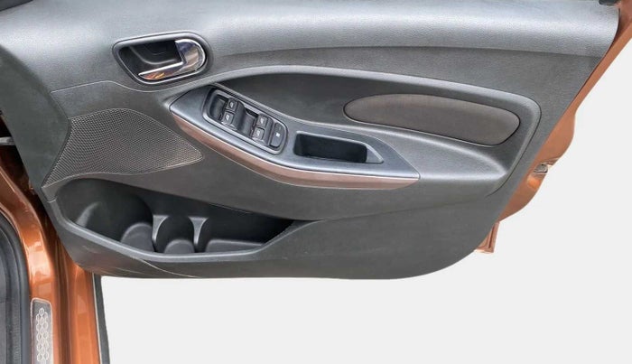 2018 Ford FREESTYLE TITANIUM 1.2 PETROL, Petrol, Manual, 56,228 km, Driver Side Door Panels Control