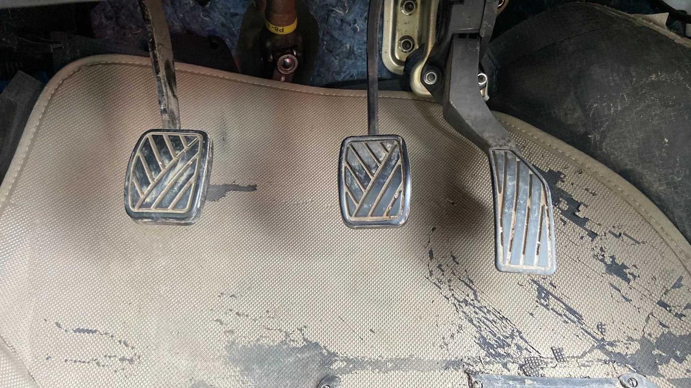 2017 Maruti Swift VXI, Petrol, Manual, 33,030 km, Pedals