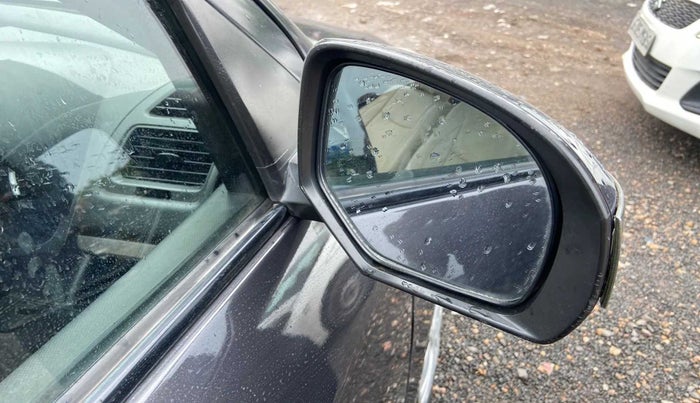 2017 Maruti Swift VXI, Petrol, Manual, 33,030 km, Right rear-view mirror - Mirror motor not working