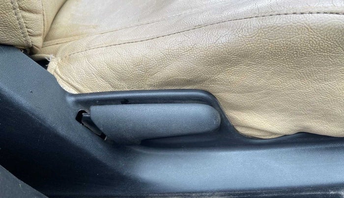 2017 Maruti Swift VXI, Petrol, Manual, 33,030 km, Driver Side Adjustment Panel