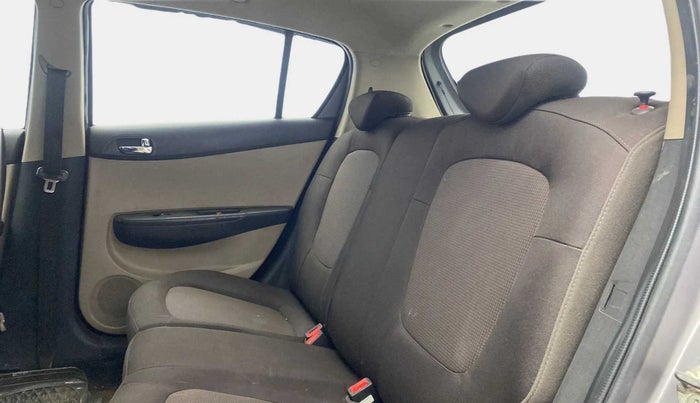 2012 Hyundai i20 SPORTZ 1.4 CRDI, Diesel, Manual, 73,475 km, Right Side Rear Door Cabin