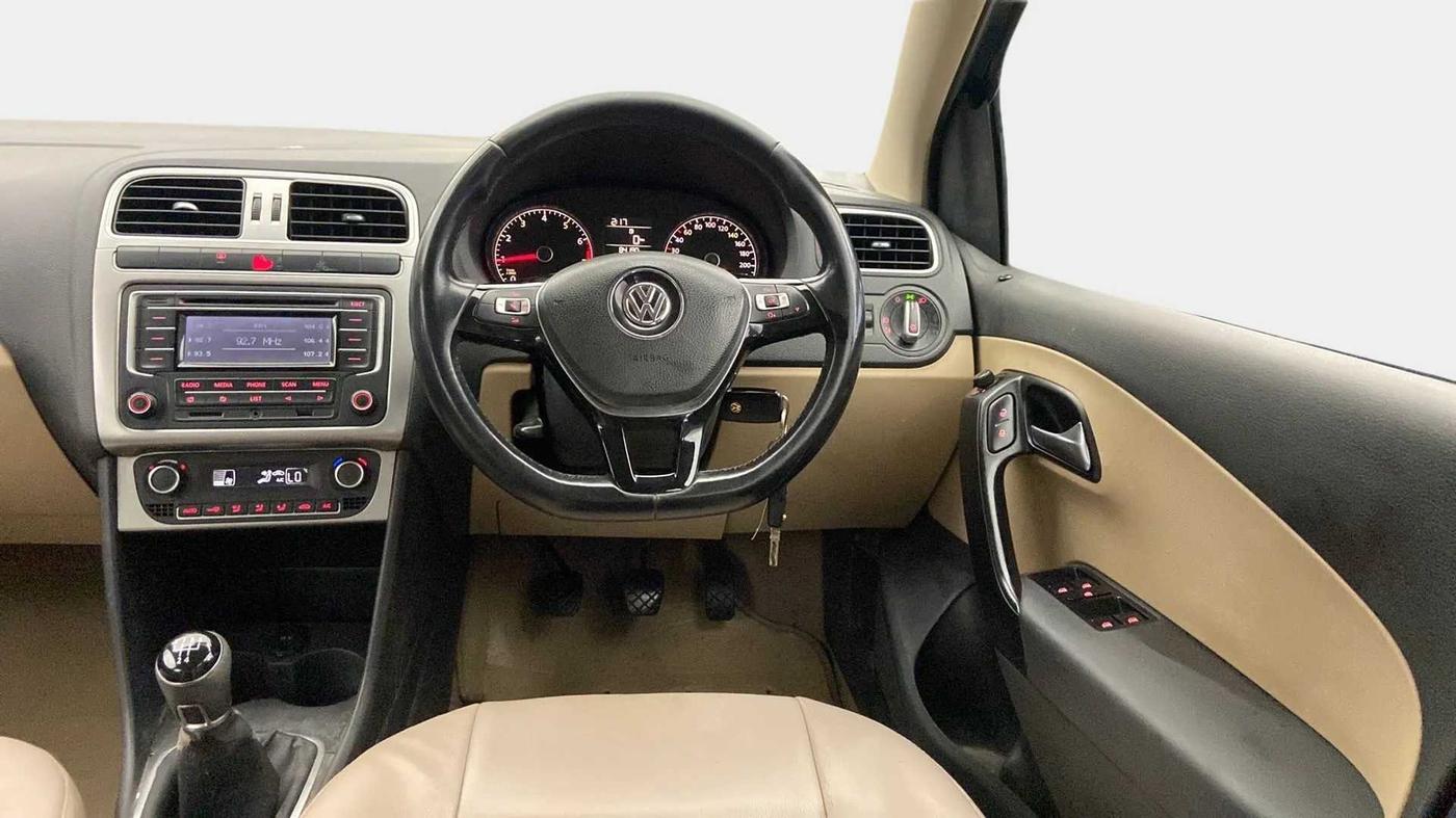 2015 Volkswagen Polo HIGHLINE1.2L, Petrol, Manual, 84,322 km, Steering Wheel Close Up