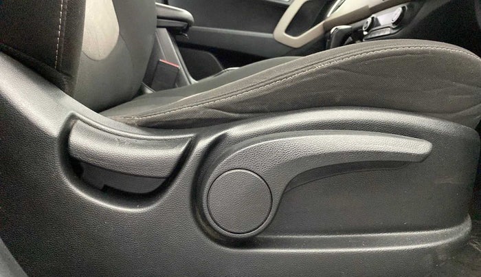 2019 Hyundai Creta SX AT 1.6 PETROL, Petrol, Automatic, 72,645 km, Driver Side Adjustment Panel
