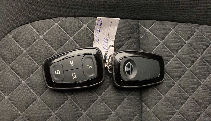 2019 Tata Harrier XT 2.0L KRYOTEC DARK EDITION, Diesel, Manual, 52,297 km, Key Close Up