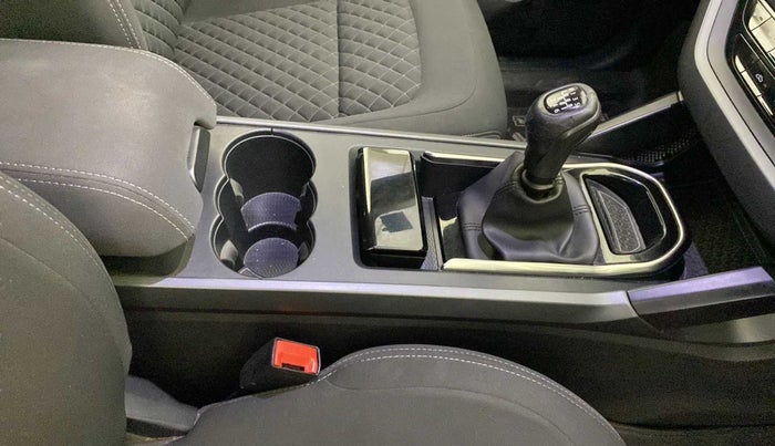 2019 Tata Harrier XT 2.0L KRYOTEC DARK EDITION, Diesel, Manual, 52,297 km, Gear Lever