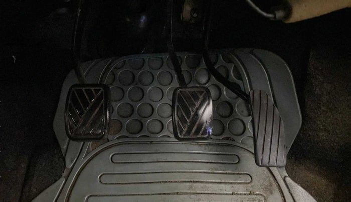 2013 Maruti Wagon R 1.0 LXI, Petrol, Manual, 72,574 km, Pedals